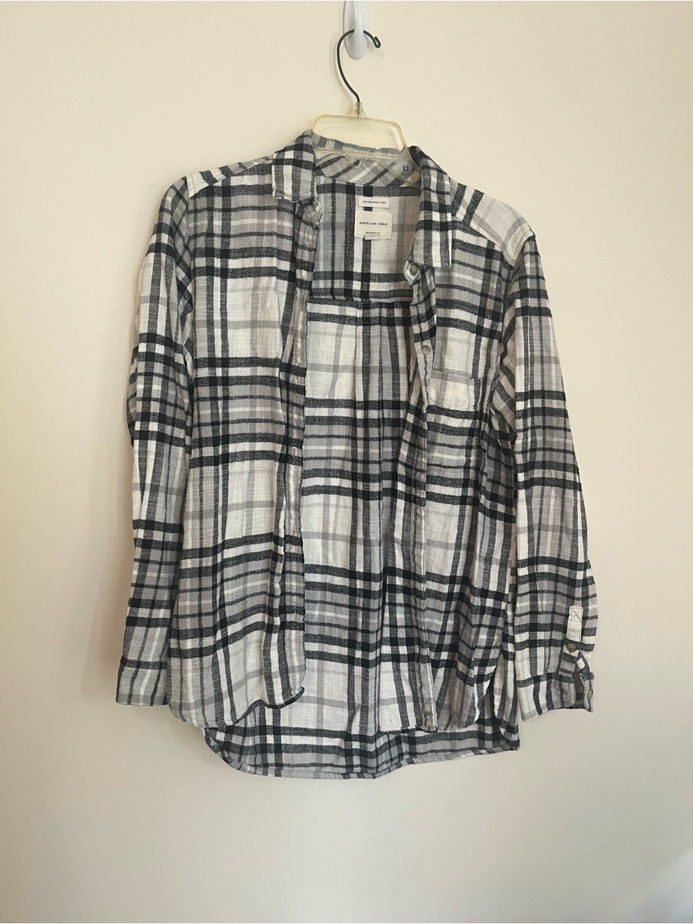 American Eagle boyfriend fit Black & White Plaid Button-Up Shirt